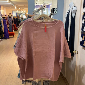 Cotton gauze top dusty pink. O/S.