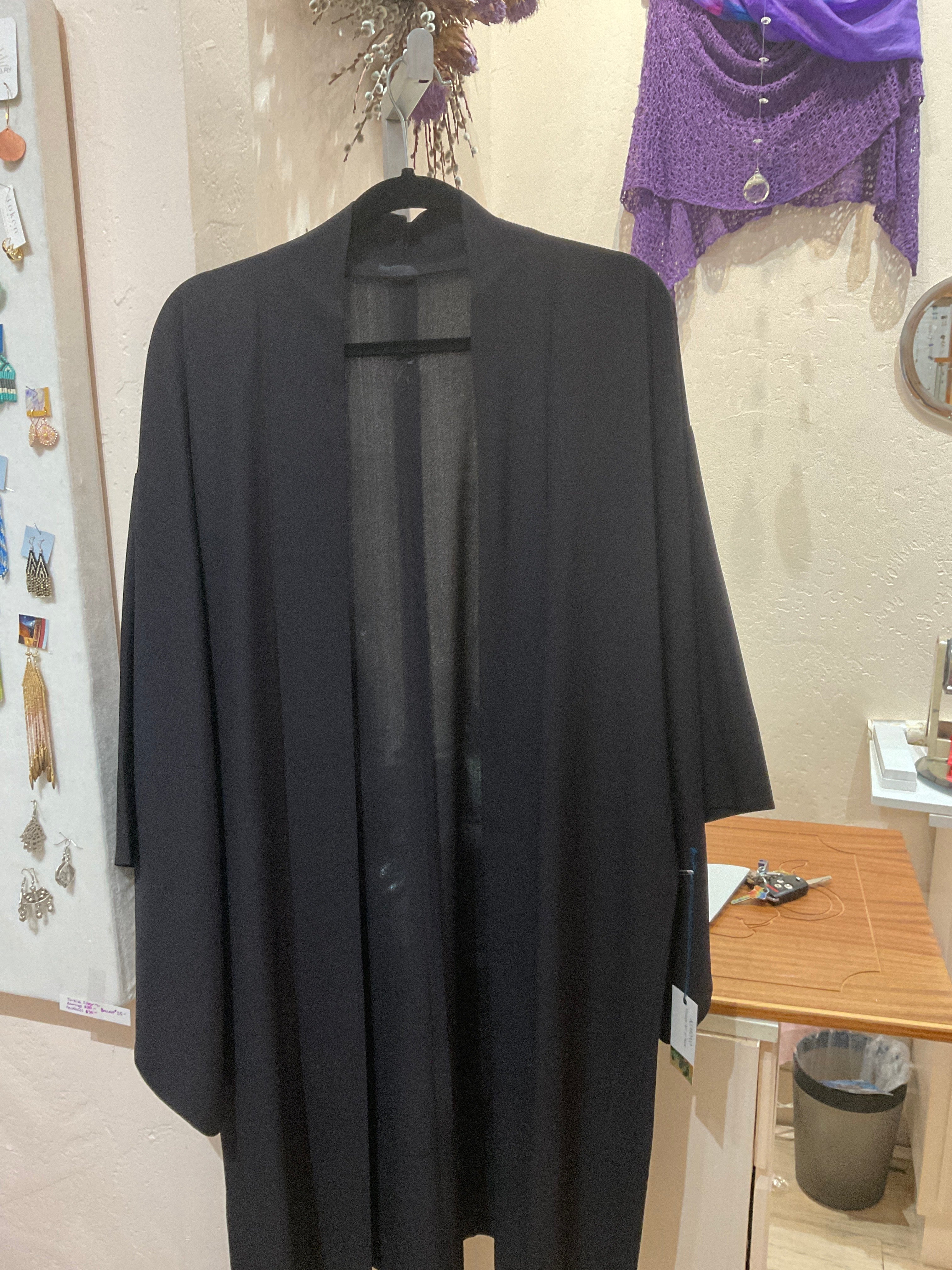 401 black travel kimono