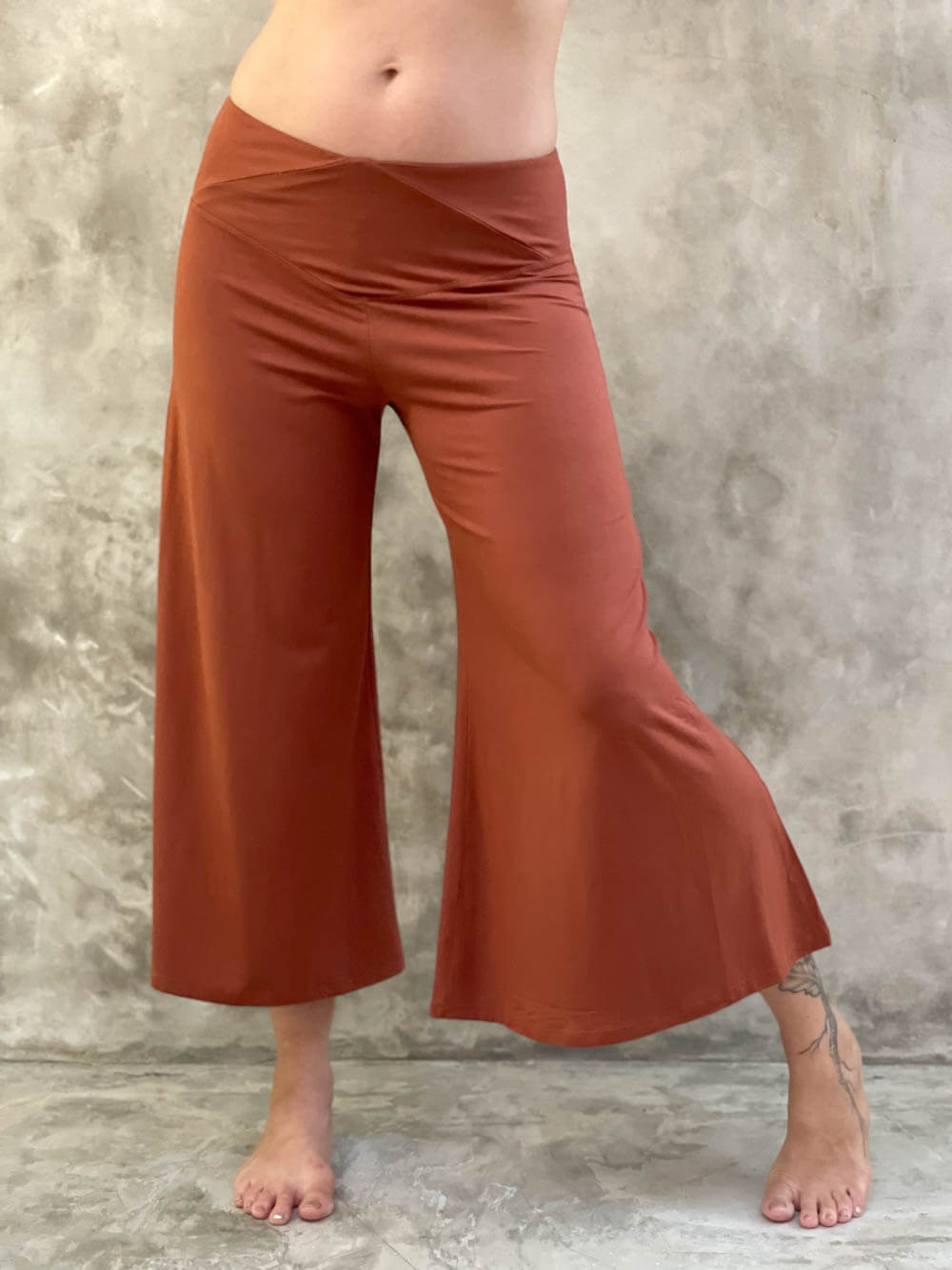 CU Cropped Flare Pants